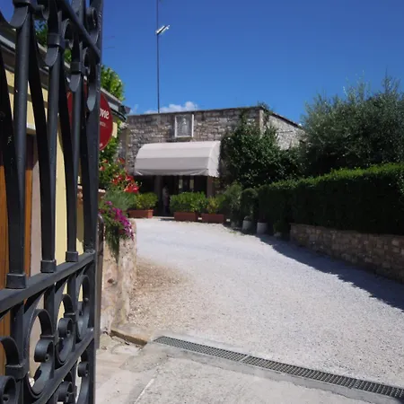 图里奥纳2号酒店 公寓 *